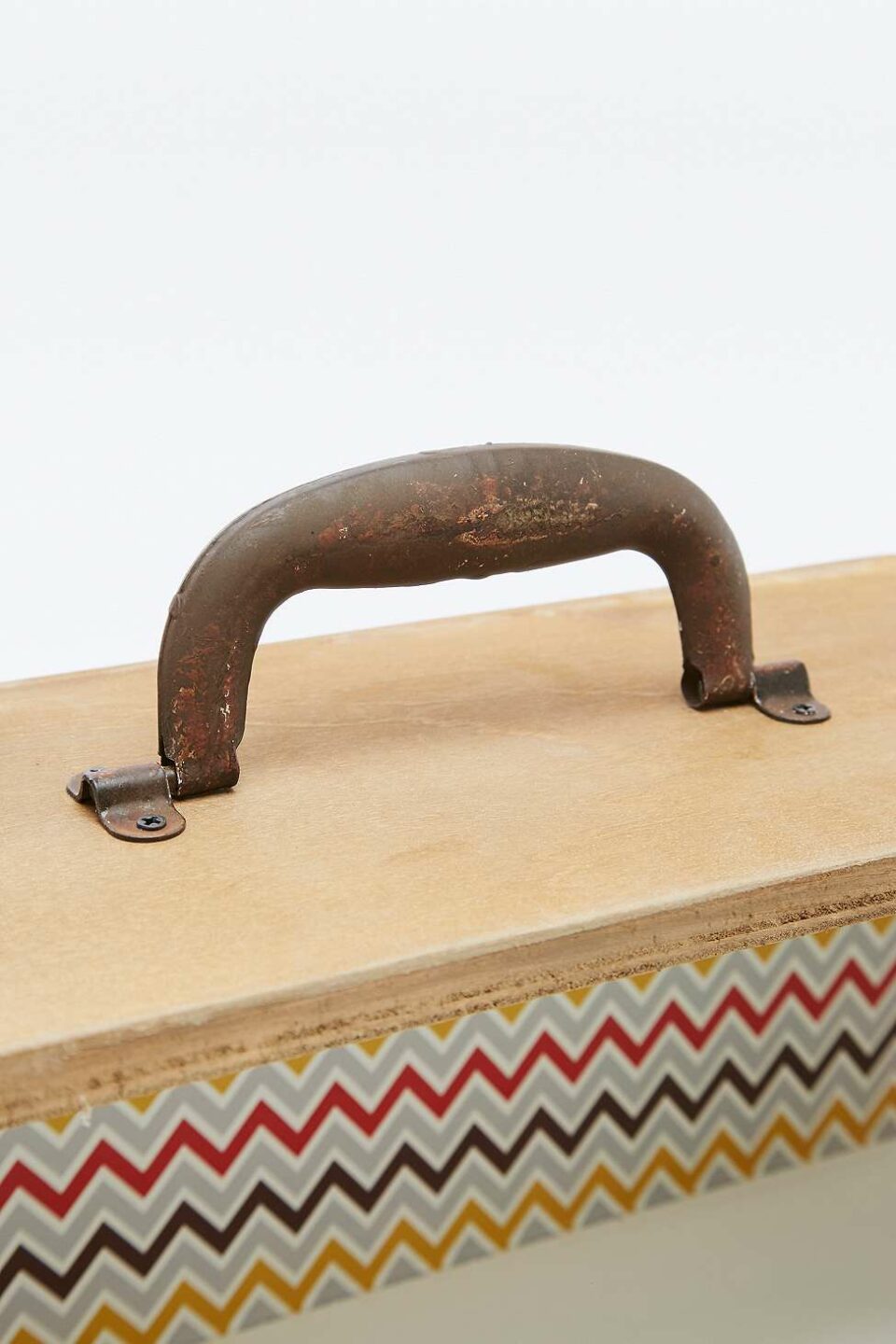 Pattern Suitcase Shelf - Image 5