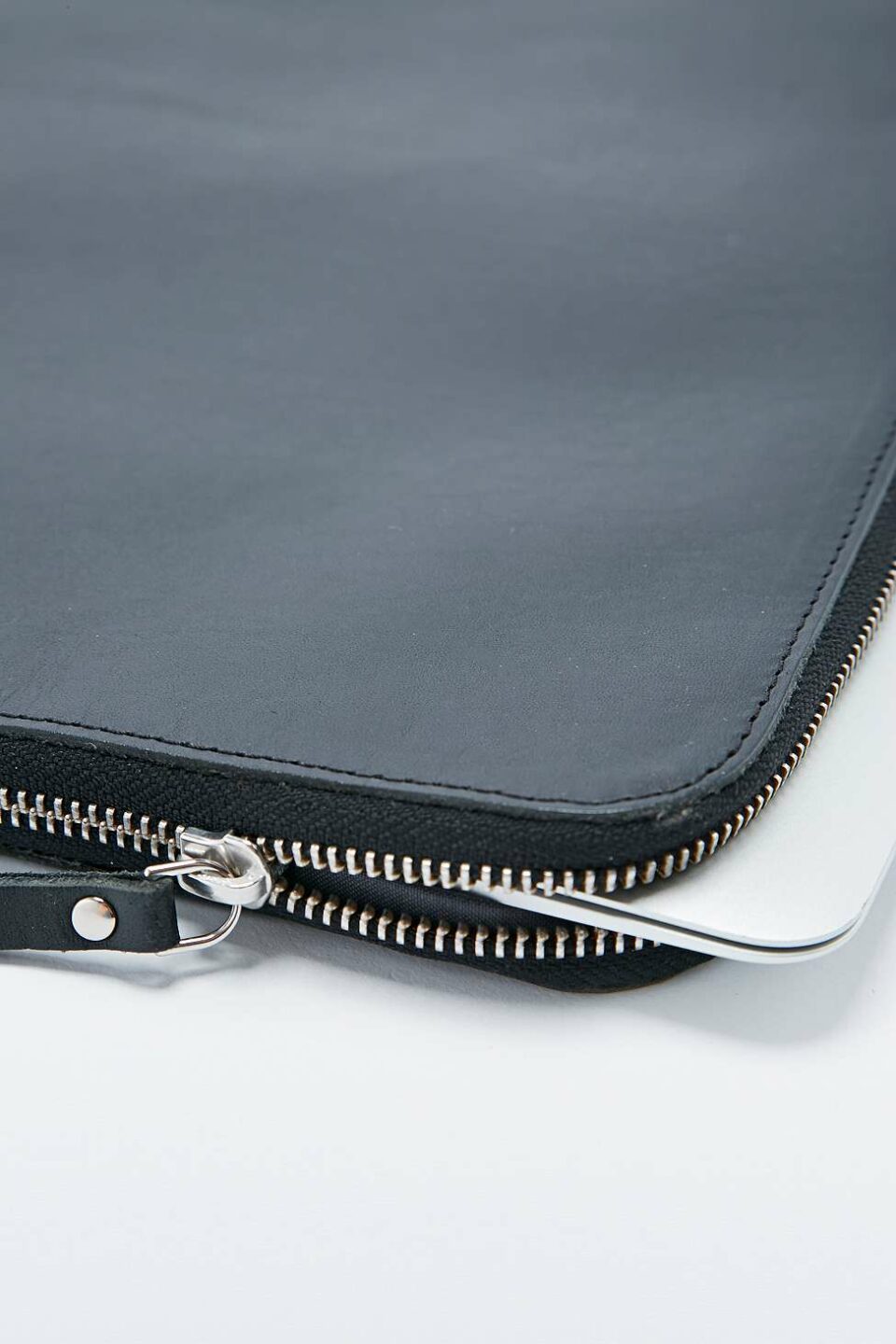 Sandqvist Gerd 13" Black Leather Laptop Sleeve - Image 4