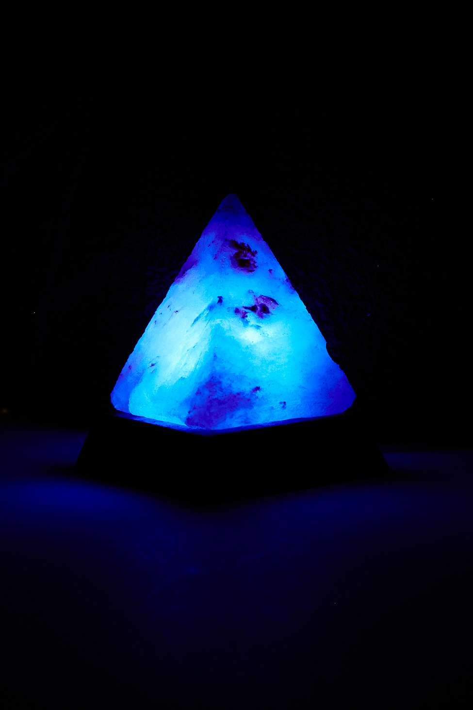 Pyramid Salt Rock Desk Lamp